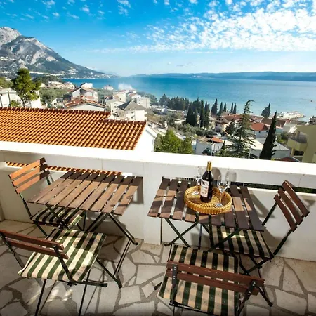 Nette In Mit Grosser Terrasse By Interhome Apartament